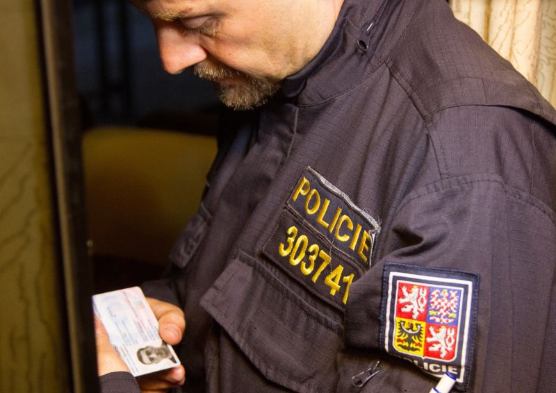 Kontrola občanského průkazu by mohla v budoucnosti vypadat trochu jinak.