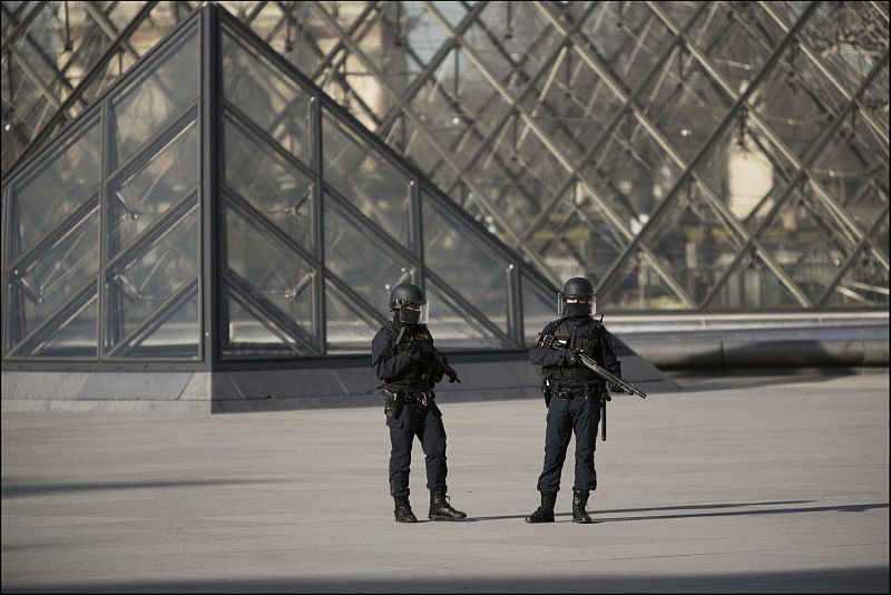 Louvre je opět otevřen.