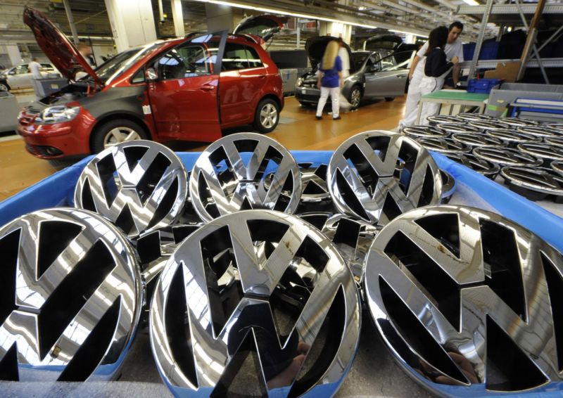 Volkswagen čelí v Německu první žalobě od velkého zákazníka.