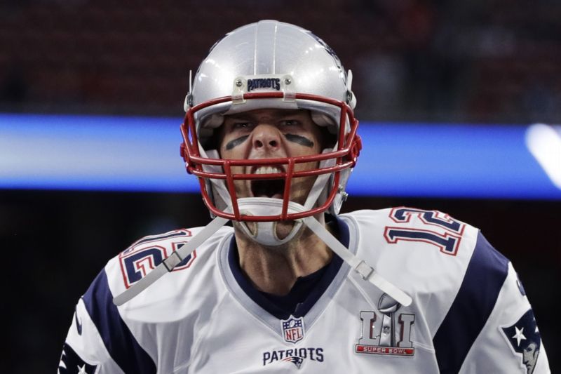 Jednou z nejsledovanějších postav celého Super Bowlu byl quarterback New England Patriots Tom Brady, který usiloval o svůj pátý titul. A do utkání nastupoval s obrovským odhodláním a vervou. Jednou z nejsledovanějších postav celého Super Bowlu byl quarterback New England Patriots Tom Brady, který usiloval o svůj pátý titul. A do utkání nastupoval s obrovským odhodláním a vervou.