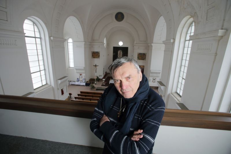 Farář Jan Kofroň.