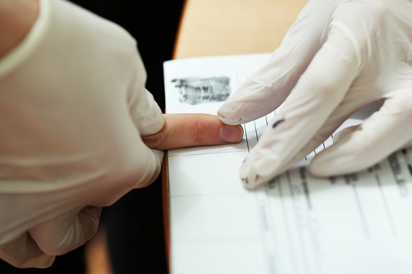 Z nedostatku technického vybavení nelze ověřovat otisky prstů (ilustrační foto). 