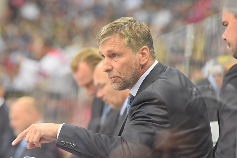 Trenér české hokejové reprezentace Josef Jandač.