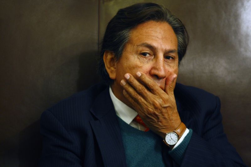 Bývalý peruánský prezident Alejandro Toledo je na útěku.