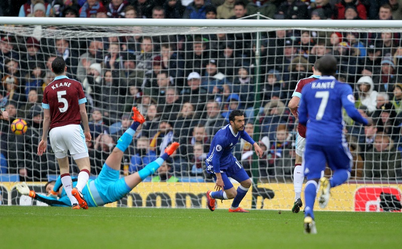 Pedro brzy skóroval za Chelsea, ta jen remizovala. Pedro brzy skóroval za Chelsea, ta jen remizovala.