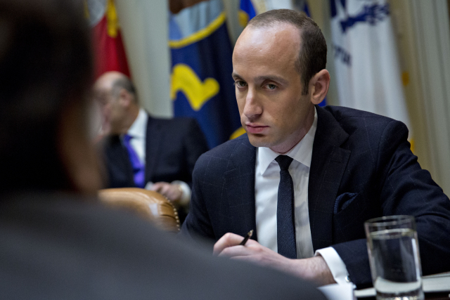 Poradce Bílého domu Stephen Miller. 