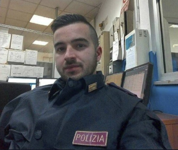 Luca Scatà, policista který zastřelil teroristu Amriho. Luca Scatà, policista který zastřelil teroristu Amriho.