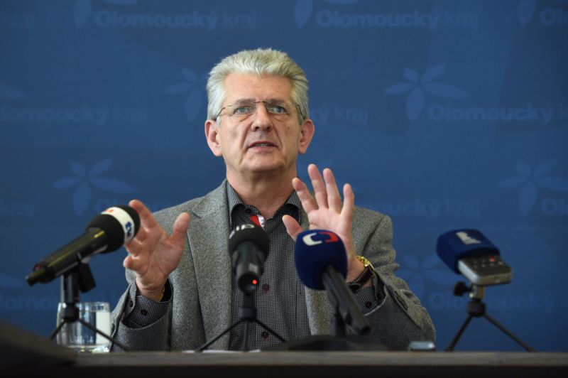 Olomoucký hejtman Oto Košta (za ANO).