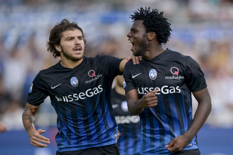 Franck Kessié (vpravo) je velmi milým překvapením Serie A.