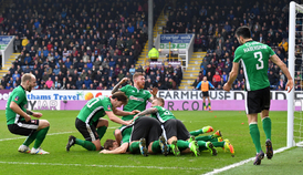 Radost hráčů Lincolnu po vyřazení Burnley.