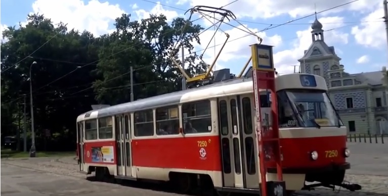 Tramvaj typu T3SU.