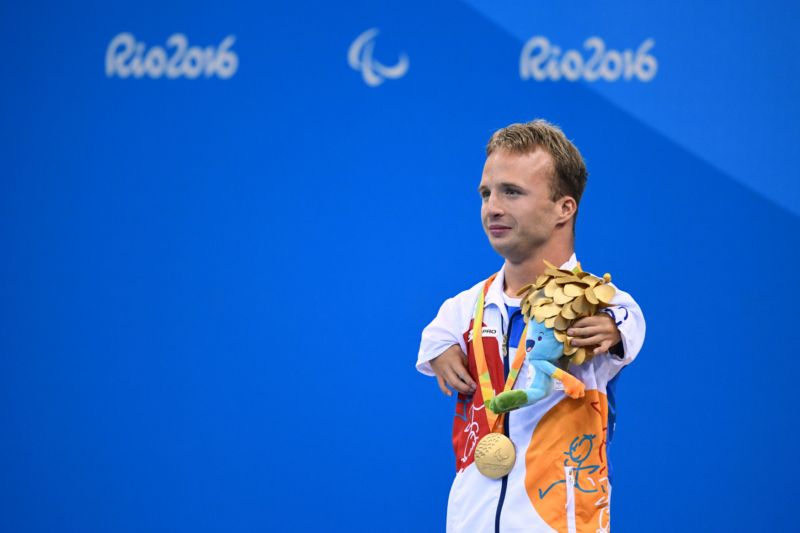 Zlatý medailista z paralympiady Arnošt Petráček.