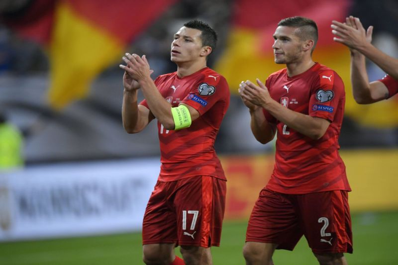 Reprezentační obránci, Marek Suchý s Pavlem Kadeřábkem. Reprezentační obránci, Marek Suchý s Pavlem Kadeřábkem.