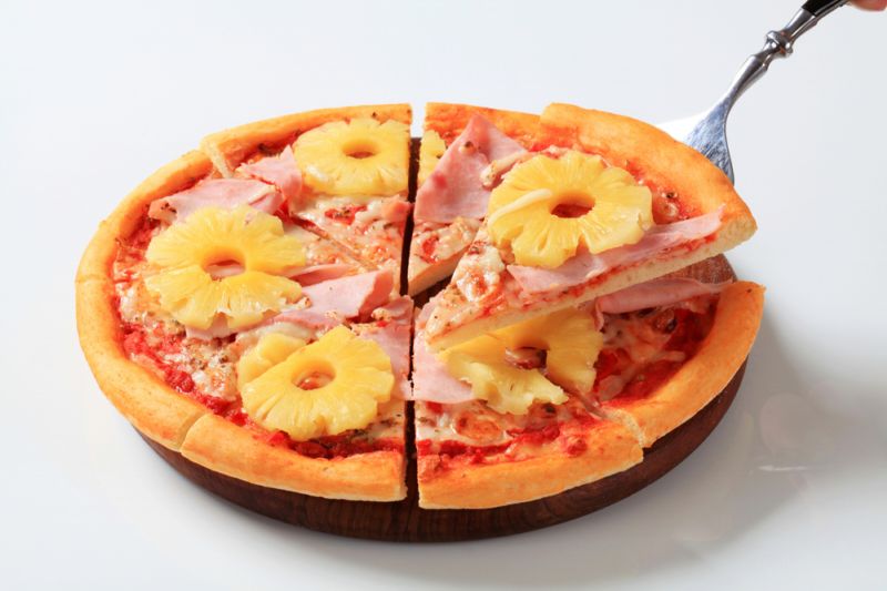 Islandský prezident prohlásil, že nenávidí pizzu s ananasem a že by ji nejraději zakázal.