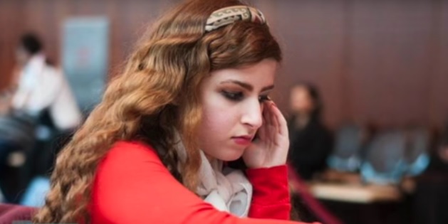 Íránská velmistryně v šachu Dorsa Derakhshaniová. Íránská velmistryně v šachu Dorsa Derakhshaniová.