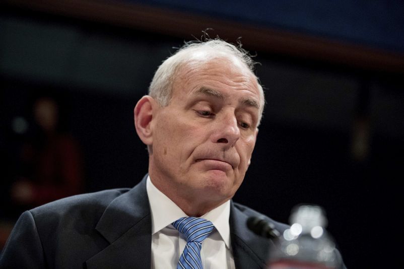 Americký ministr vnitřní bezpečnosti John Kelly. Americký ministr vnitřní bezpečnosti John Kelly.