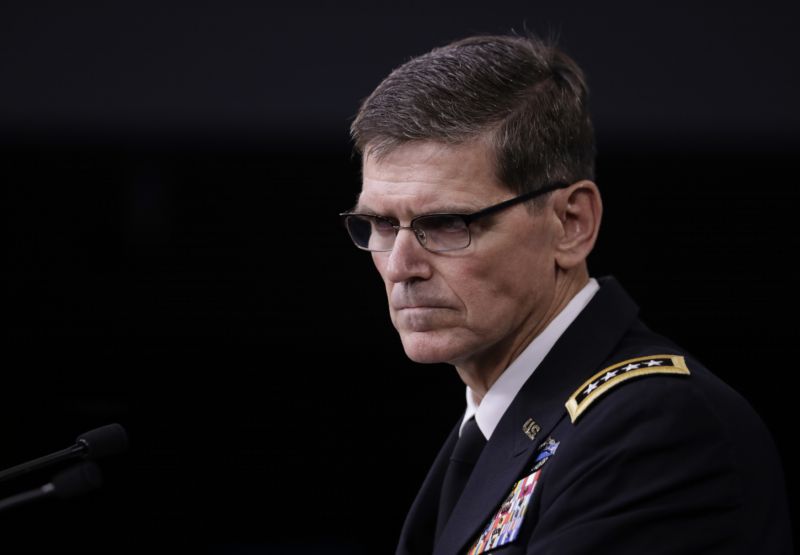 Velitel amerických sil Joseph Votel.