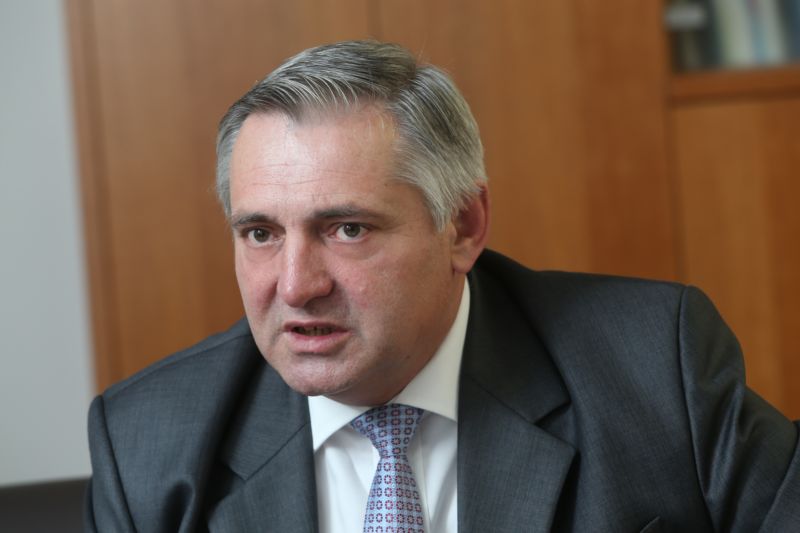 Předseda úřadu Petr Rafaj. Předseda úřadu Petr Rafaj.