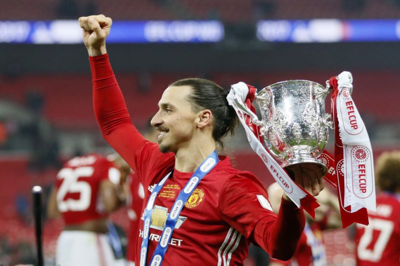 Zlatan Ibrahimovič mohl slavit. Zlatan Ibrahimovič mohl slavit.