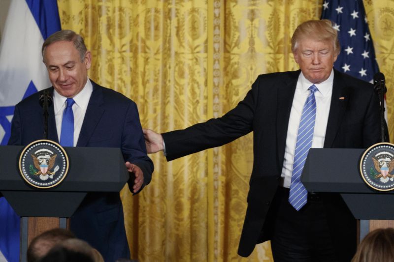 Izraelský premiér Benjamin Netanjahu (vlevo) s americkým prezidentem Donaldem Trumpem.