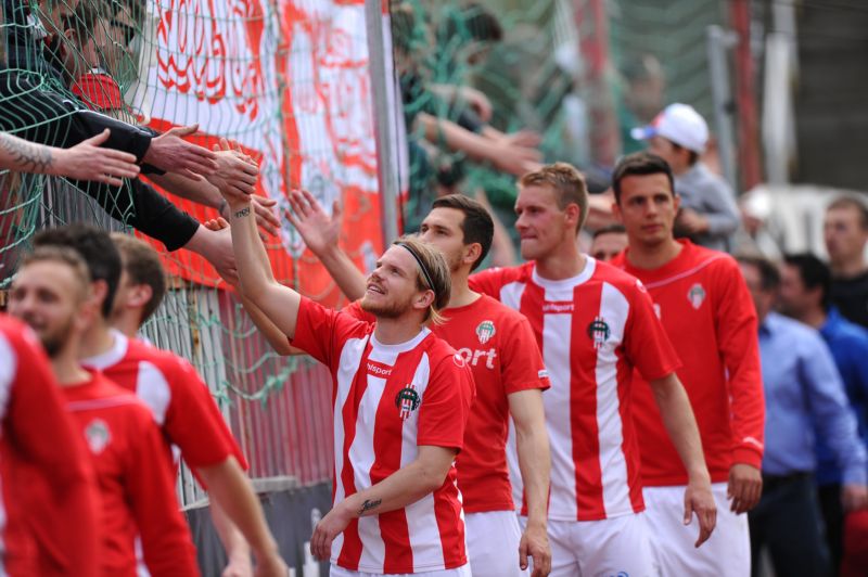 Město požaduje po klubu 800 tisíc za dlužné nájemné. Město požaduje po klubu 800 tisíc za dlužné nájemné.