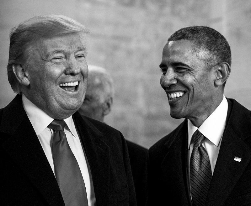 Donald Trump (vlevo) s Barackem Obamou. 