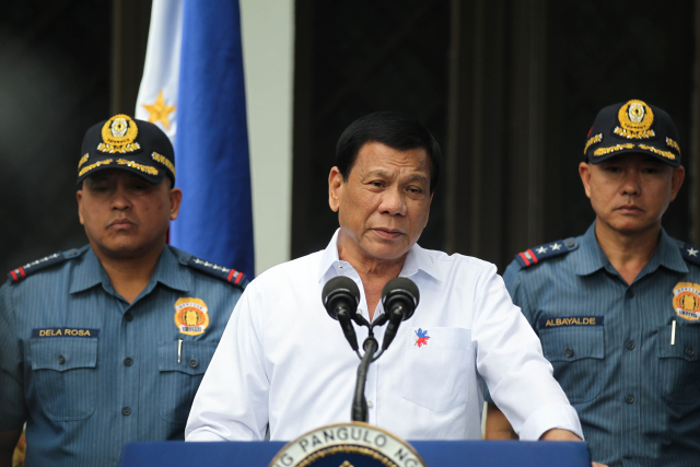 Filipínský prezident Rodrigo Duterte se omluvil Německu. Filipínský prezident Rodrigo Duterte se omluvil Německu.