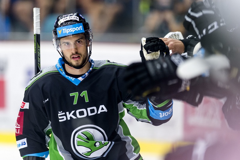 Tomáš Hyka zazářil v prvním kole předkola pla-off hattrickem.