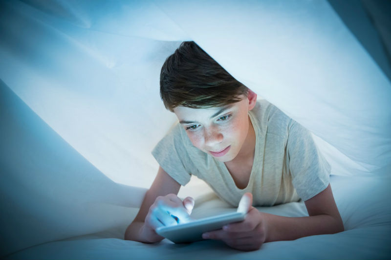 Mladou generaci ničí moderní technologie (ilustrační foto). Mladou generaci ničí moderní technologie (ilustrační foto).