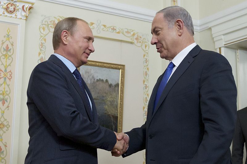 Ruský prezident Vladimir Putin (vlevo) a izraelský premiér Benjamin Netanjahu. Ruský prezident Vladimir Putin (vlevo) a izraelský premiér Benjamin Netanjahu.