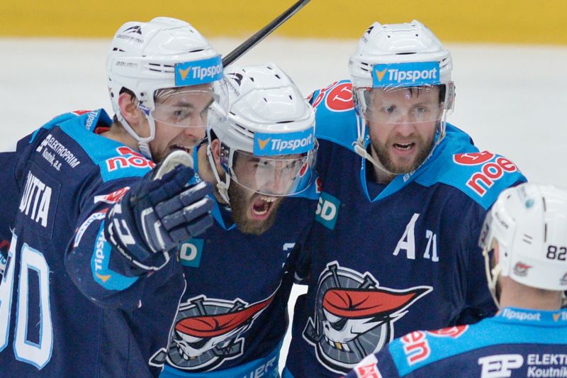 Hokejisté Chomutova deklasovali Mladou Boleslav. Hokejisté Chomutova deklasovali Mladou Boleslav.