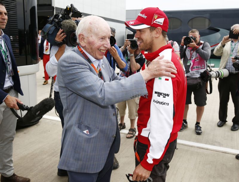 Zemřela legenda motosportu John Surtees. Zemřela legenda motosportu John Surtees.