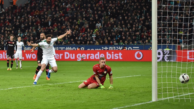 Bayer Leverkusen pouze remizoval. Bayer Leverkusen pouze remizoval.