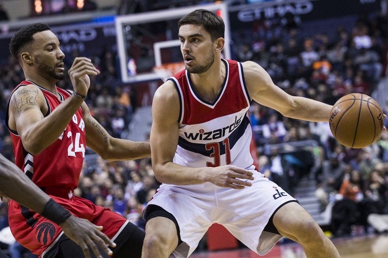 Český basketbalista Tomáš Satoranský. Český basketbalista Tomáš Satoranský.
