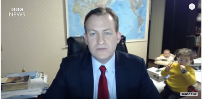 Živý rozhovor Roberta Kellyho s BBC narušily jeho děti. 