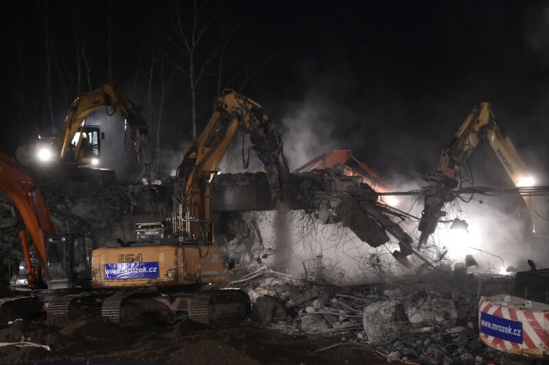 Demolice mostu.