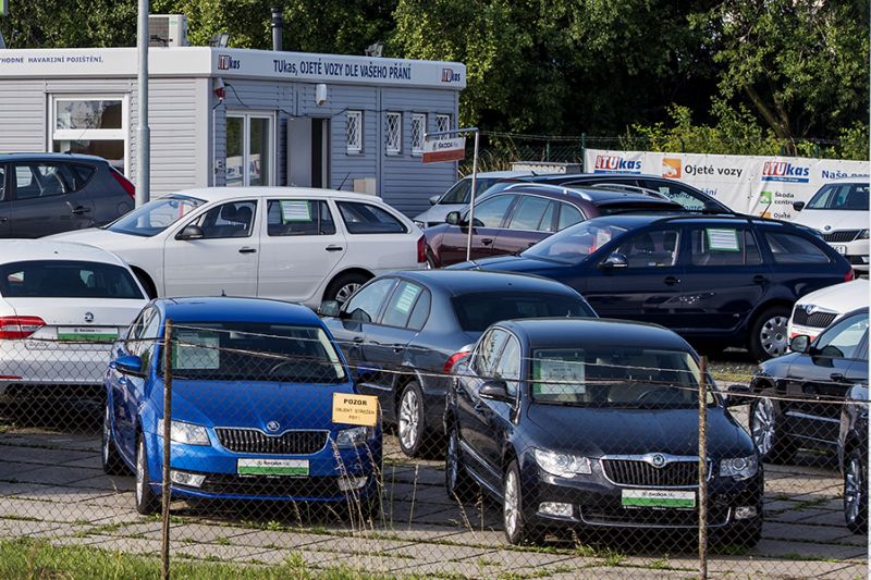 Autobazary odmítají vozy s nefunkčním filtrem pevných částic (ilustrační foto).