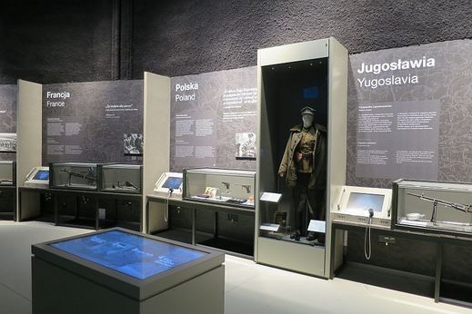Stálá expozice má v několika patrech rozlohu pět kilometrů čtverečních, plocha pro občasné výstavy pak kilometr čtvereční.