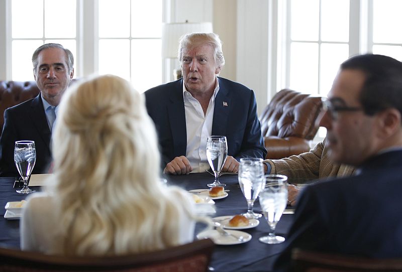 Donald Trump si je prý jistý, že ho Obama odposlouchával.