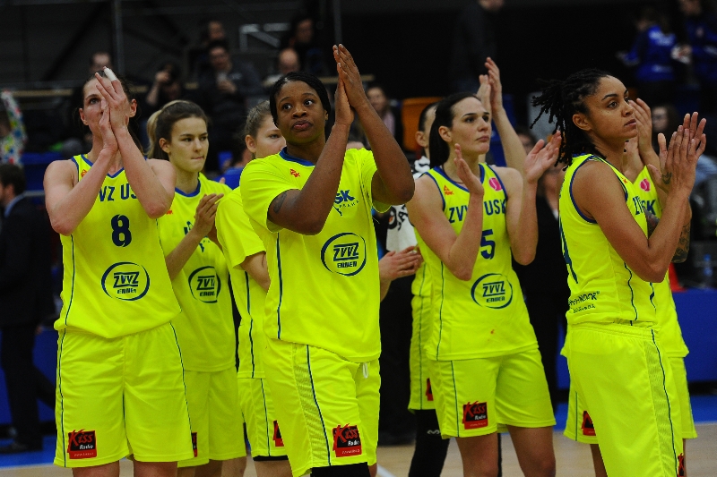 Basketbalistky USK Praha.