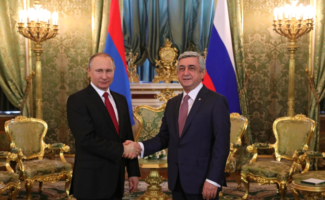 Ruský prezident Vladimir Putin a arménský prezident Serž Sarkisjan.