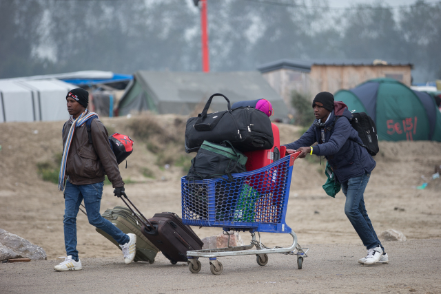 Vystěhování uprchlického tábora v Calais.