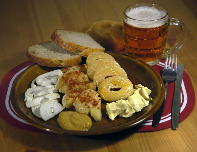 Na návštěvníky čekají nejen samotné tvarůžky, ale i pivo z hanáckých minipivovarů.