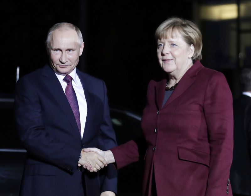 Ruský prezident Vladimír Putin a německá kancléřka Angela Merkelová.
