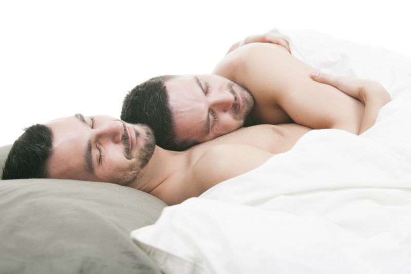 Floridský soud rozhodl, že pojem pohlavní styk může zahrnovat i sex osob stejného pohlaví. Floridský soud rozhodl, že pojem pohlavní styk může zahrnovat i sex osob stejného pohlaví.