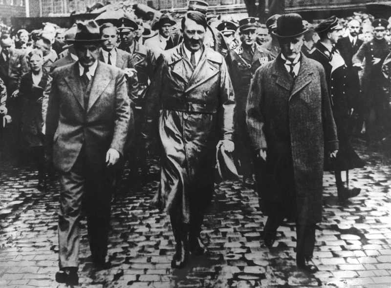 Adolf Hitler. 