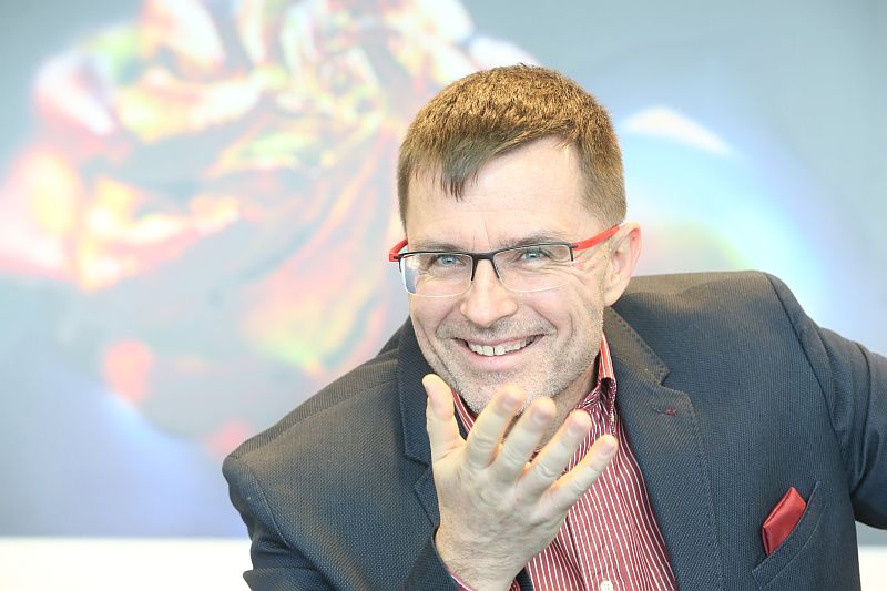 "Chytré ledničky jsou otázkou 15 let, ale to, že lednička nebo pračka o sobě prohlásí, že potřebuje servisní kód, bychom měli na trhu vidět během tří až čtyř let," říká Pavel Sodomka.