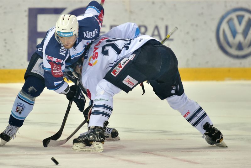 Liberecký hokejista Petr Jelínek. 