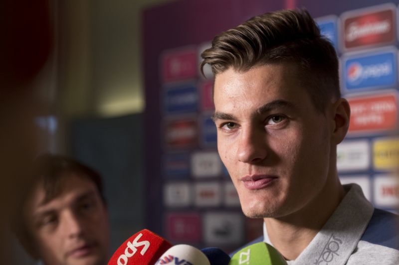 Útočník Janova Patrik Schick je lehce zraněný.