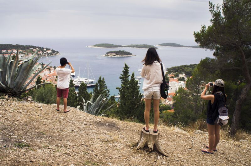 Turisté v Chorvatsku.